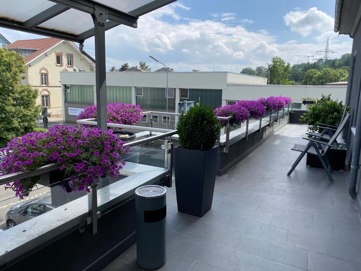 Guenstiges Gruenes Ferienzimmer Mit Separater Moderner Dusche Lörrach Exterior foto