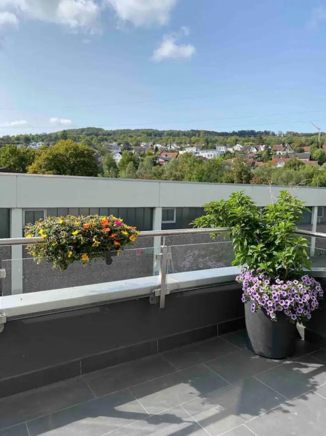 Guenstiges Gruenes Ferienzimmer Mit Separater Moderner Dusche Lörrach Exterior foto