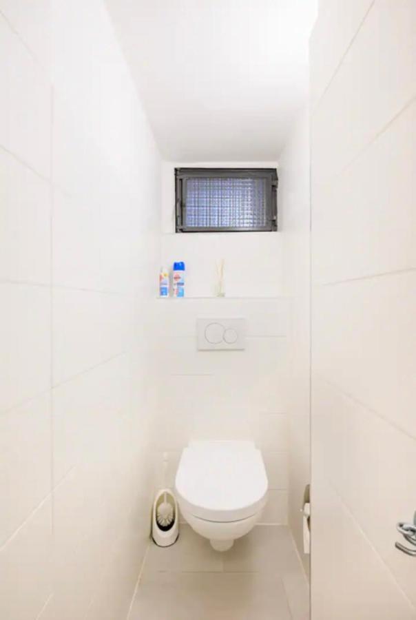 Guenstiges Gruenes Ferienzimmer Mit Separater Moderner Dusche Lörrach Exterior foto